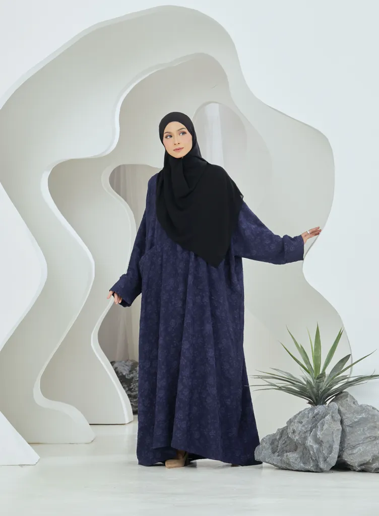 Juliana Abaya in Navy